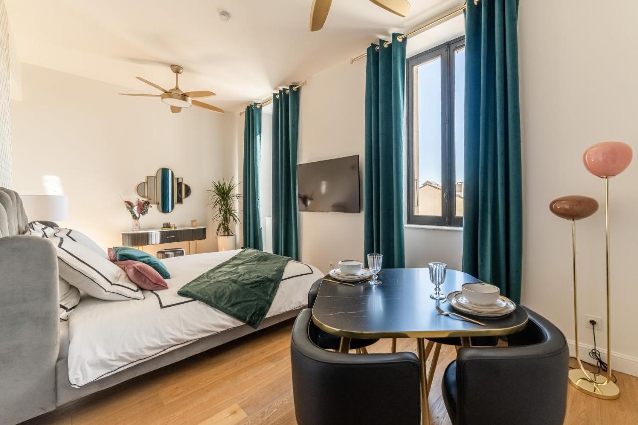 The Gatsby Room - 50M Des Halles Narbonne Bagian luar foto